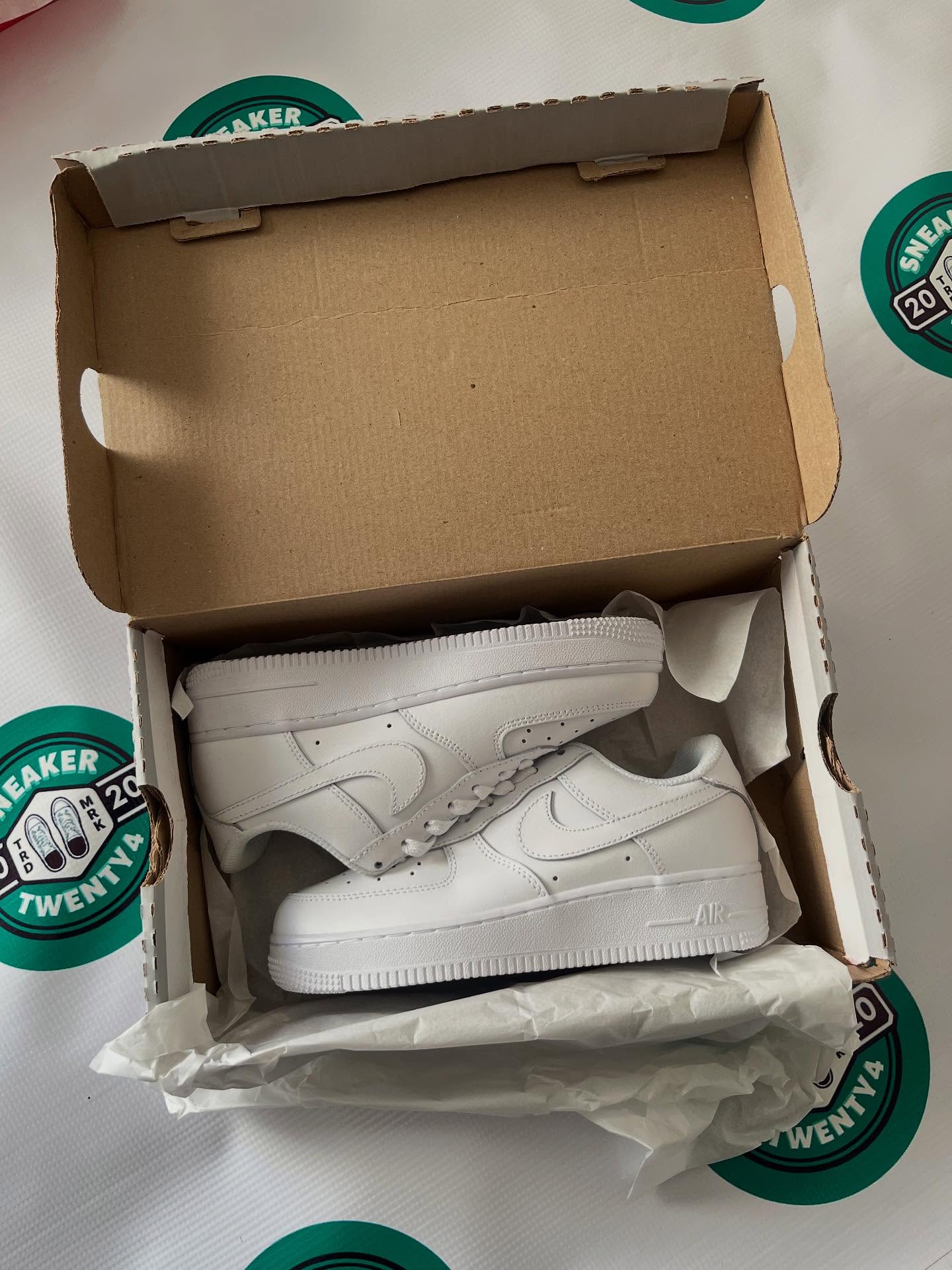 Nike Air Force 1 07 White - Image 2