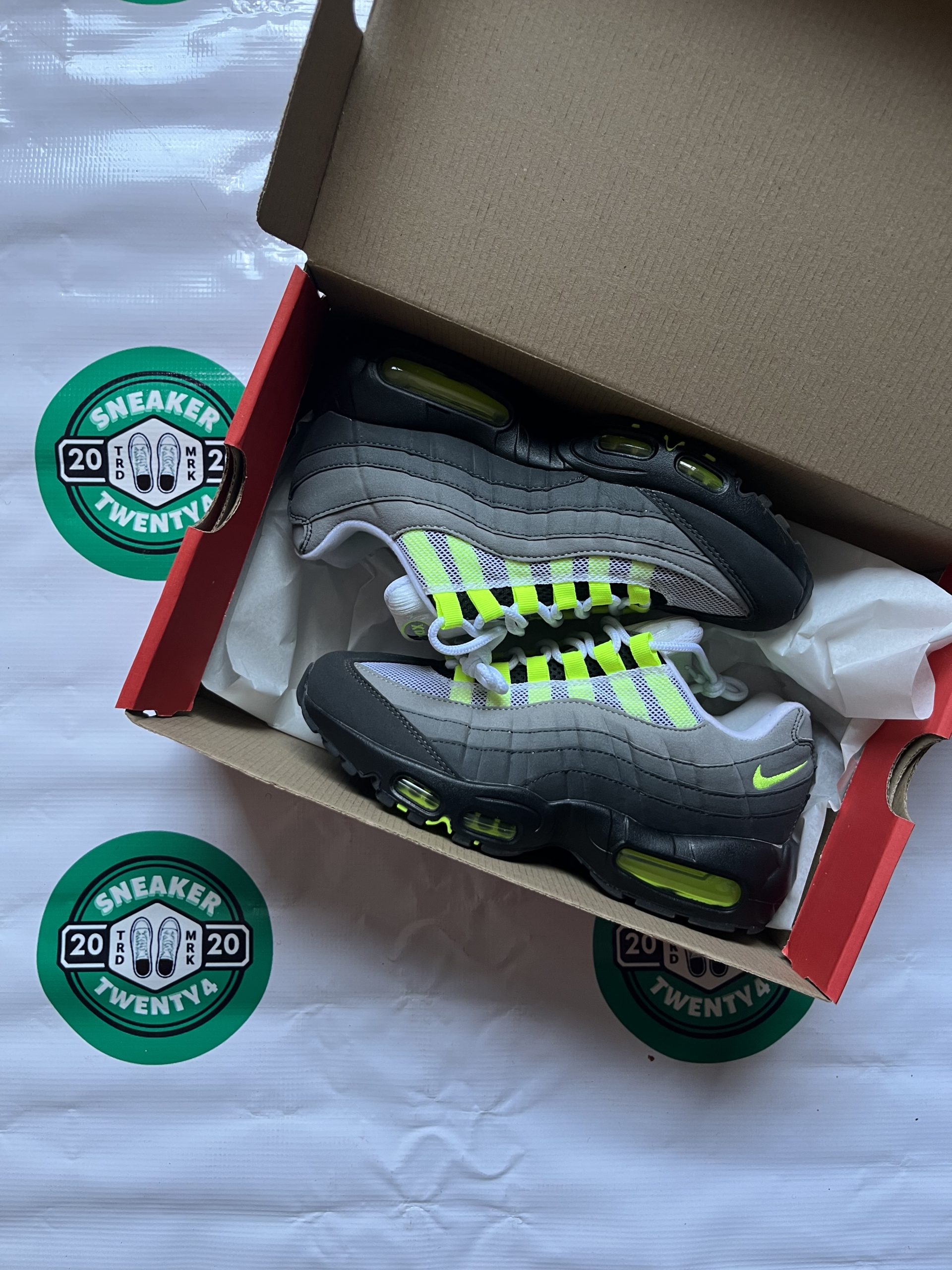 Nike Air Max 95 Neon Green 2020 - Image 2